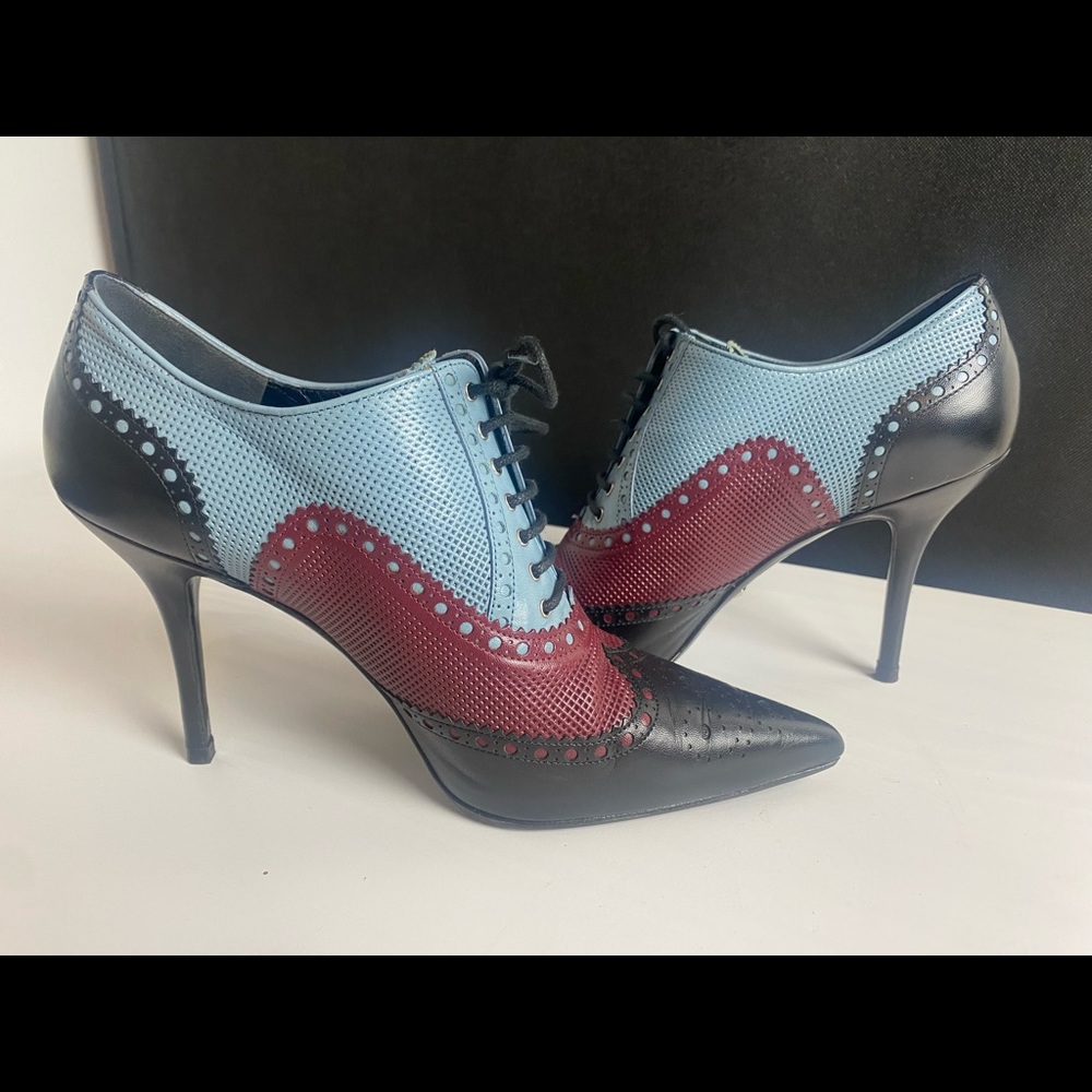 A paid Gucci Gia Oxford Wingtip Heels Tricolor Leather Pointed Toe